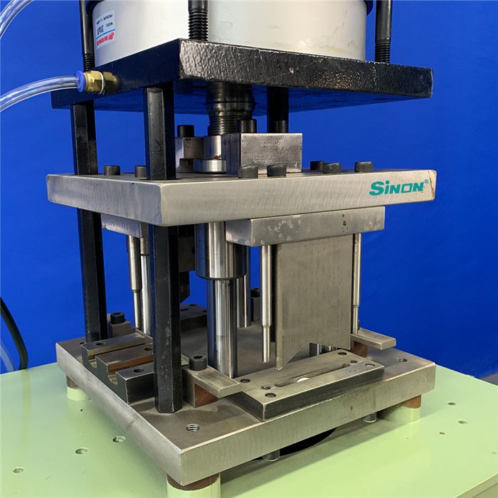 Aluminum Window Punching Machine