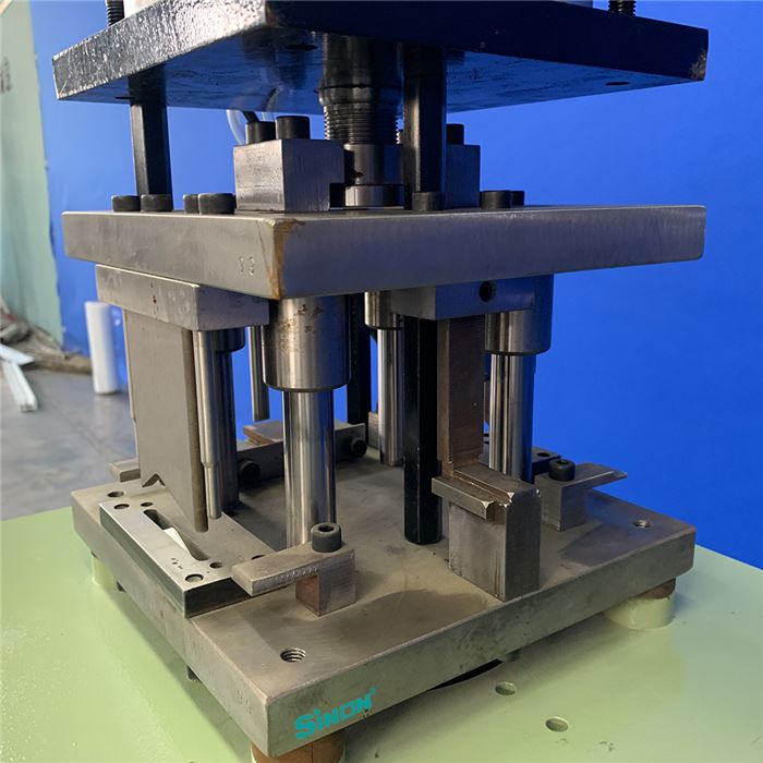 Aluminum Window Punching Machine